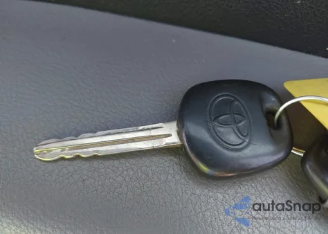 2010 Toyota Tundra Grade 4.6L V8 z USA, uszkodzony, nr VIN 5TFUM5F14AX014785